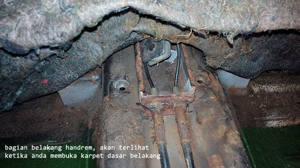 Langkah pertama mengganti kabel handrem