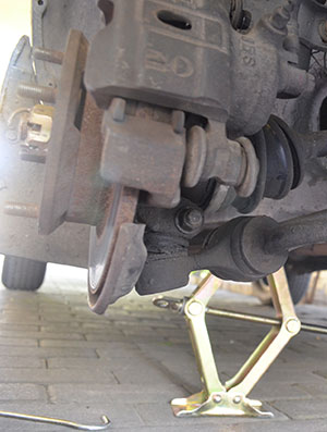 Teknisi mobil tua Surabaya